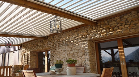 veranda bioclimatique bois