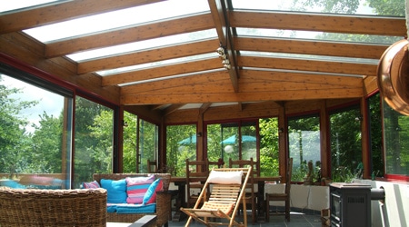 veranda avec charpente bois