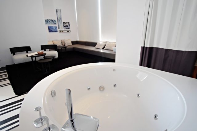 veranda hua hin jacuzzi room