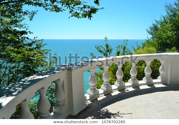 veranda home horizon