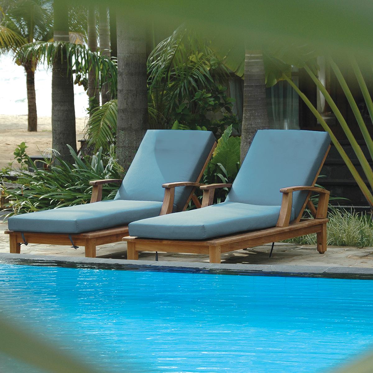 veranda chaise lounge