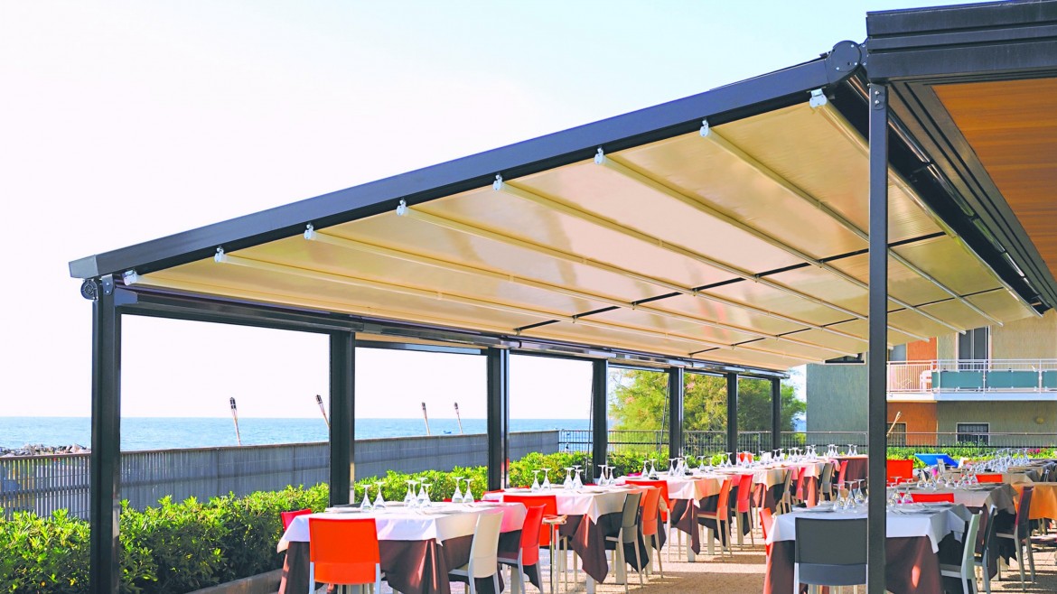 veranda retractable restaurant