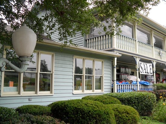 cafe veranda jackson center