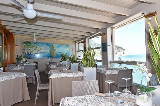 hotel veranda mattinata