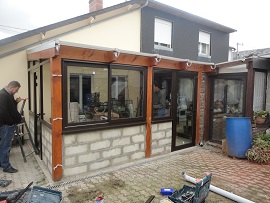 veranda avec un mur plein