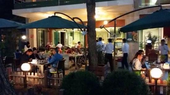 arsan center veranda cafe