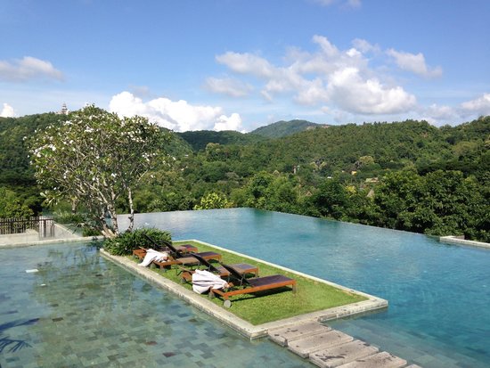 veranda high resort chiang mai pool