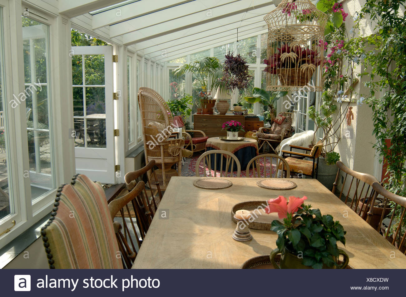 veranda en bois blanc
