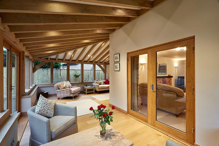 veranda interieur bois