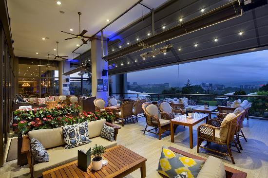 veranda grill bar
