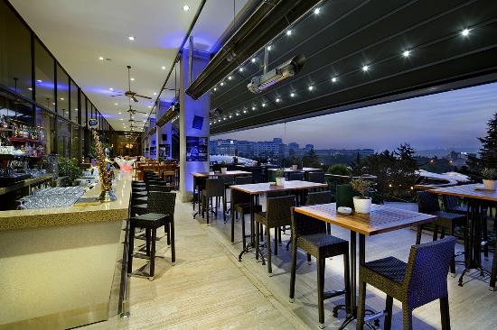 veranda grill bar