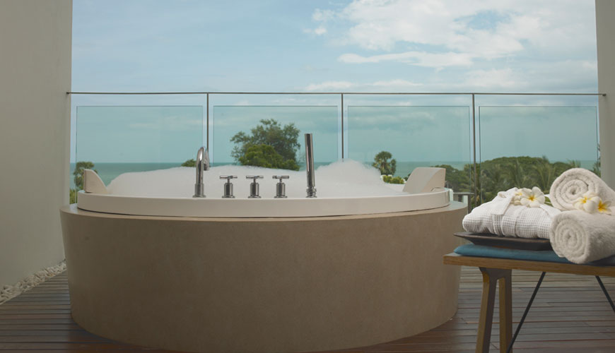 jacuzzi veranda