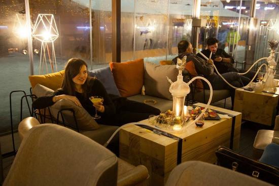 veranda lounge zone