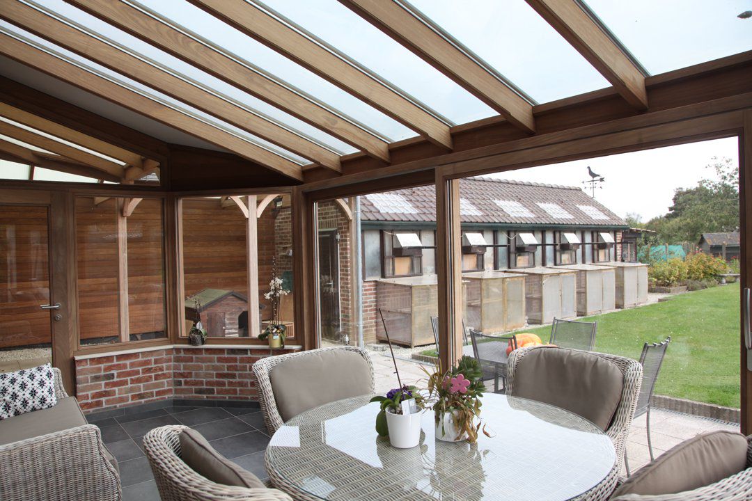 veranda verre bois