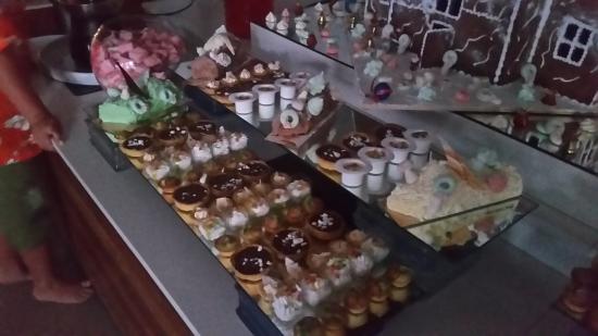 veranda pointe aux biches food