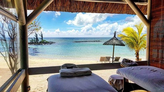 veranda pointe aux biches bathroom