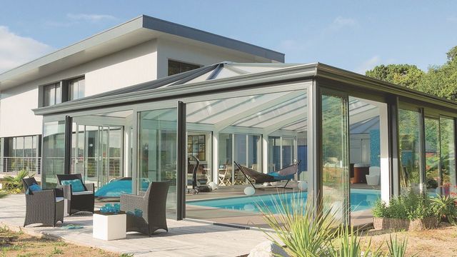 maison avec veranda et piscine
