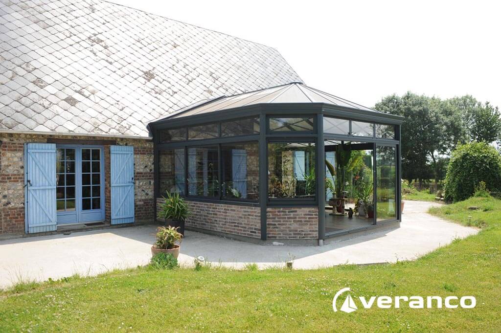 veranda avec petit muret