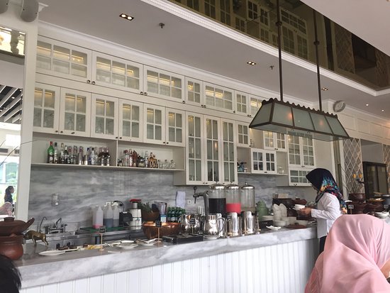 veranda hotel wyl's kitchen